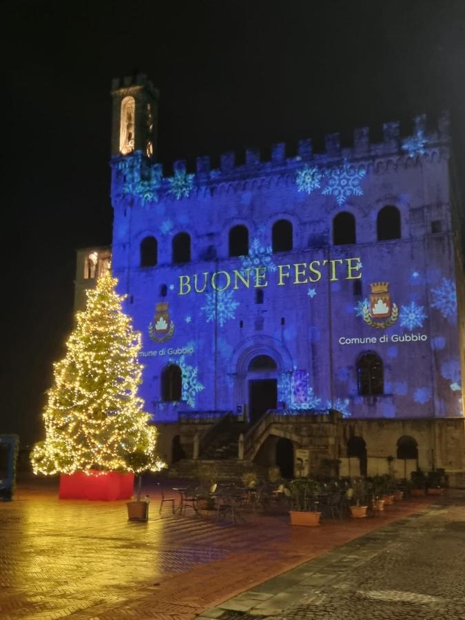 La Casetta Al Teatro Romano Gubbio Exteriör bild